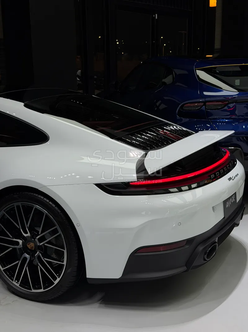2026 بورش 911 كاريرا