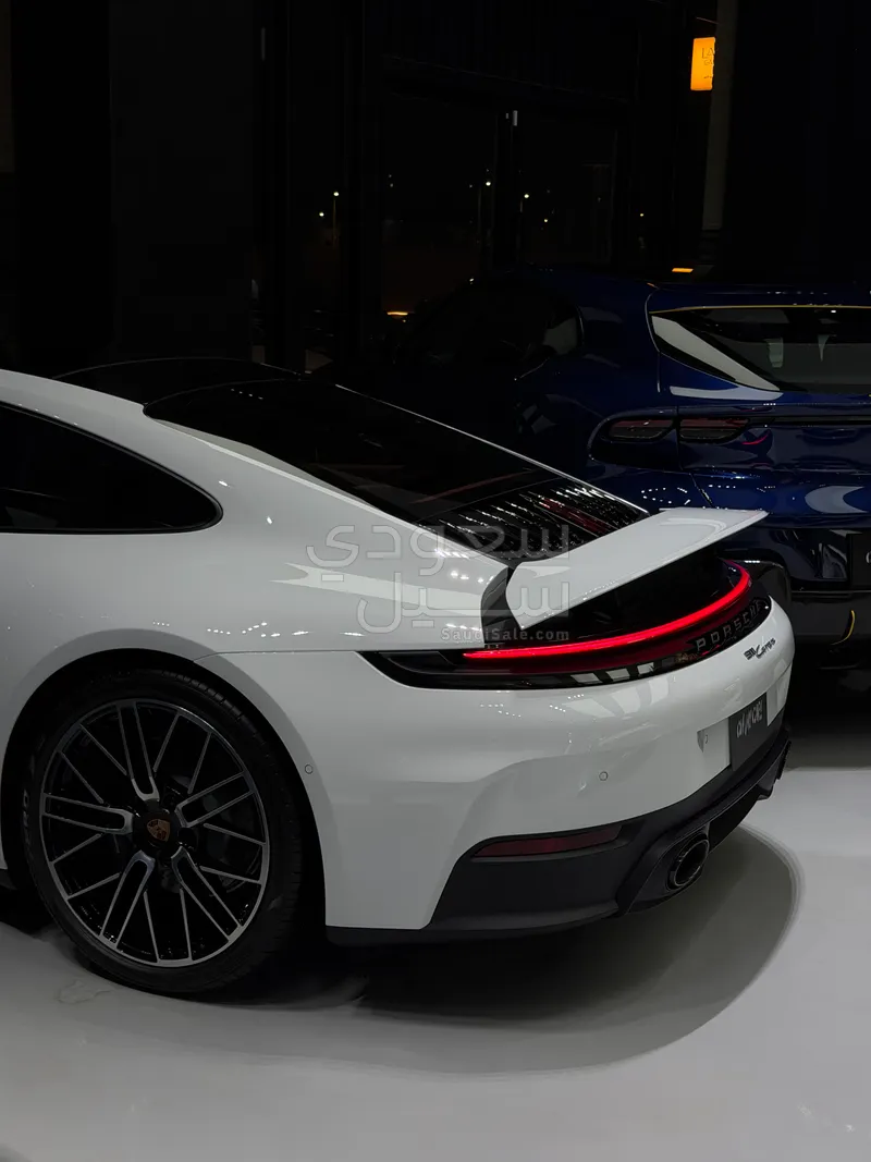 2026 بورش 911 كاريرا