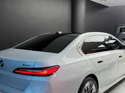2026 بي ام دبليو الفئة السابعة 735أي