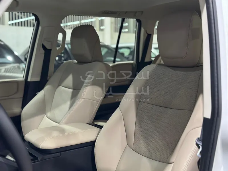 2025 تويوتا برادو تي اكس ال