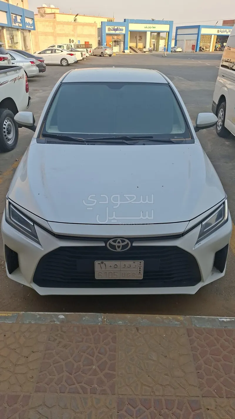 2024 تويوتا ياريس واي