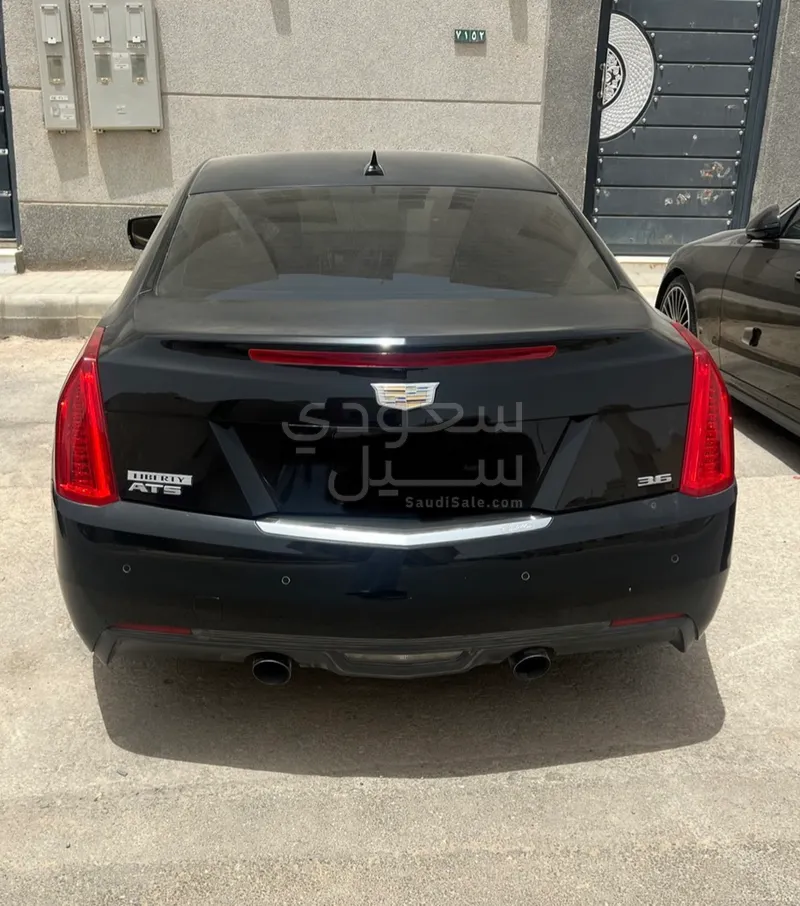 2015 كاديلاك اي تي اس