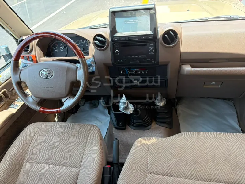 2015 تويوتا لاند كروزر شاص