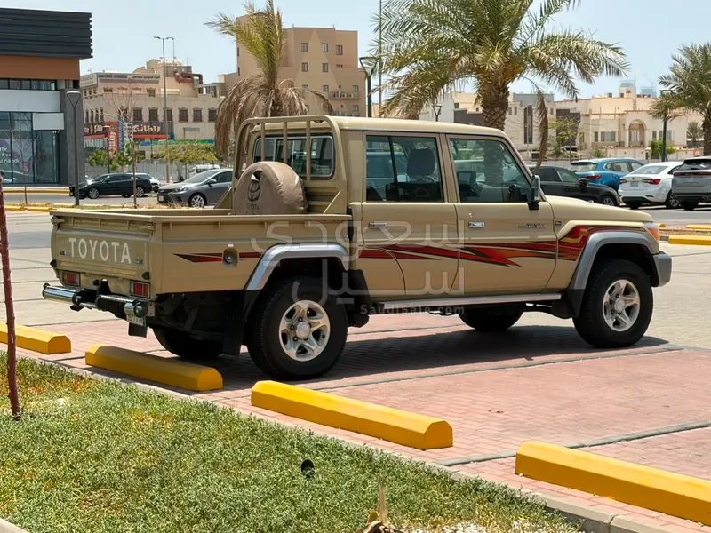 2015 تويوتا لاند كروزر شاص