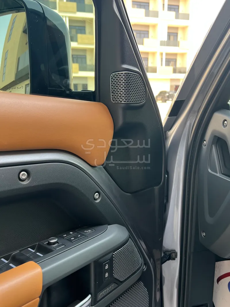 2020 لاند روفر ديفيندر اكس 110