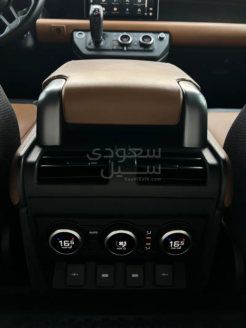 2020 لاند روفر ديفيندر اكس 110