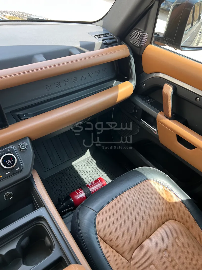 2020 لاند روفر ديفيندر اكس 110
