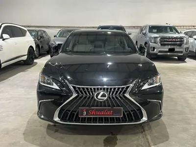 2025 لكزس إي إس 250