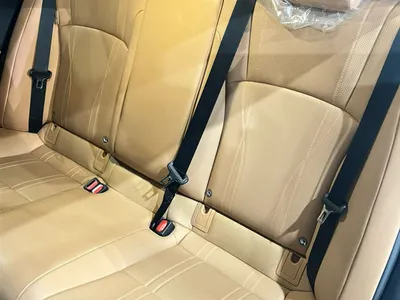 2025 لكزس إي إس 350