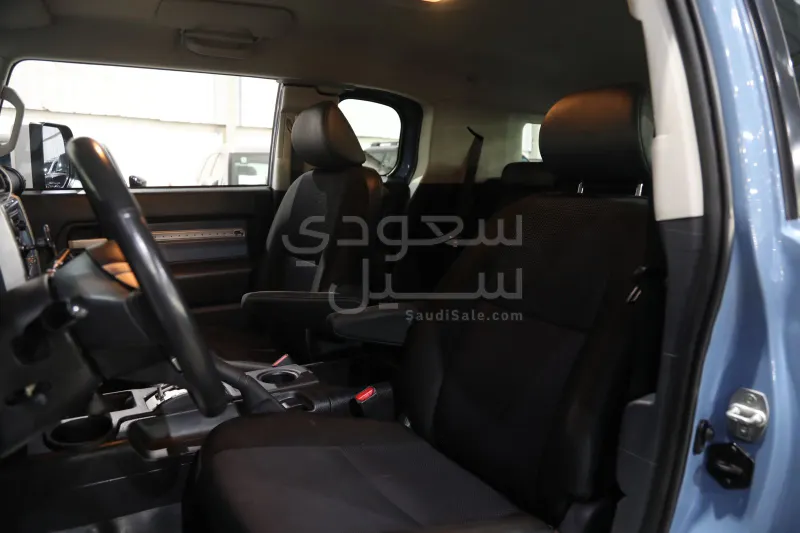 2023 تويوتا اف جي كروزر 2