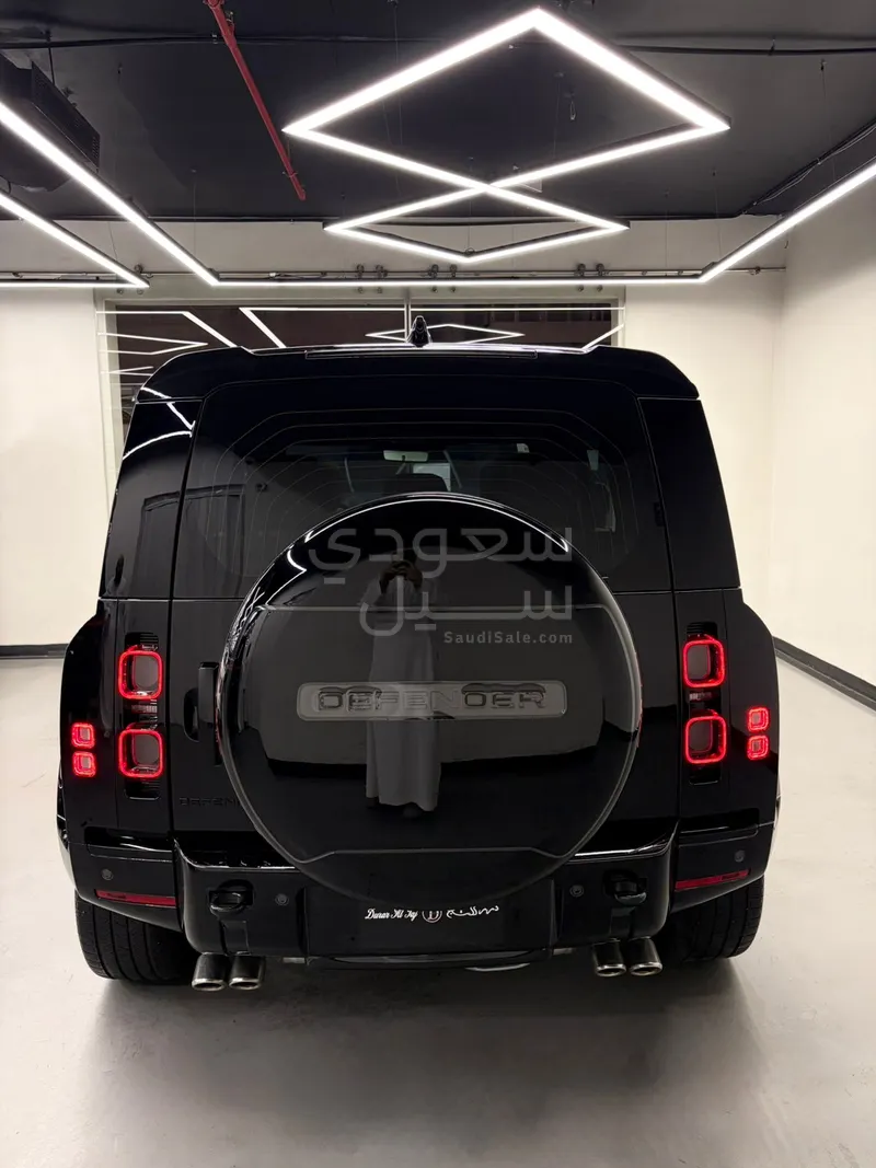 2024 لاند روفر ديفيندر V8 P525 ادشن