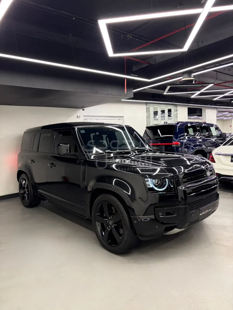 2024 لاند روفر ديفيندر V8 P525 ادشن