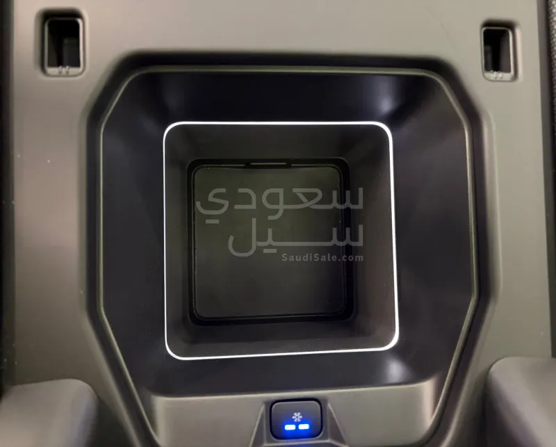 2024 لاند روفر ديفيندر V8 P525 ادشن