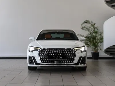 2024 اودي اي 8 ال 55تي اف اس أي