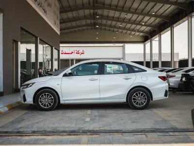 2026 تويوتا ياريس واي
