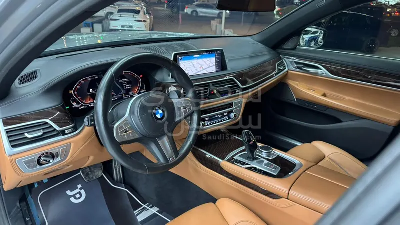 2021 بي ام دبليو الفئة السابعة 730 إل أي