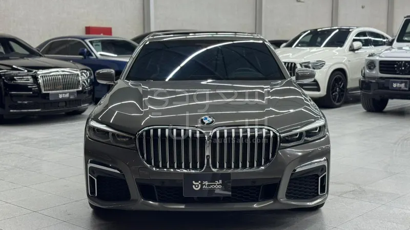 2021 بي ام دبليو الفئة السابعة 730 إل أي