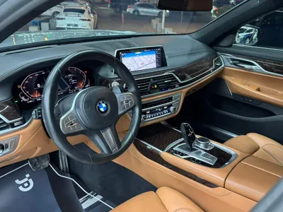 2021 بي ام دبليو الفئة السابعة 730 إل أي