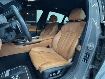 2021 بي ام دبليو الفئة السابعة 730 إل أي