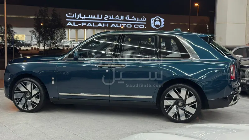 2021 رولز رويس كولينان سلفر بادج