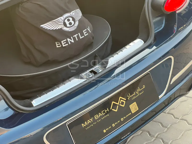 2021 بنتلي جي تي في 8