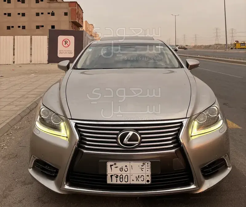 2015 لكزس إل إس 460
