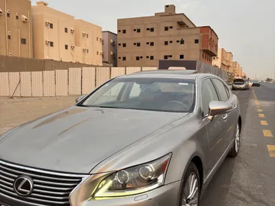 2015 لكزس إل إس 460