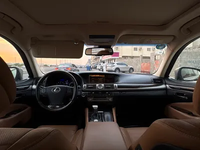 2015 لكزس إل إس 460