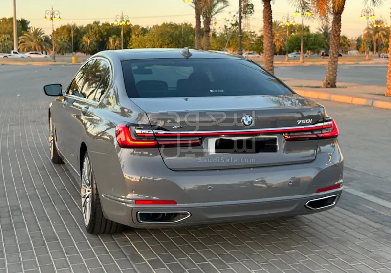 2020 بي ام دبليو الفئة السابعة 750 إل أي