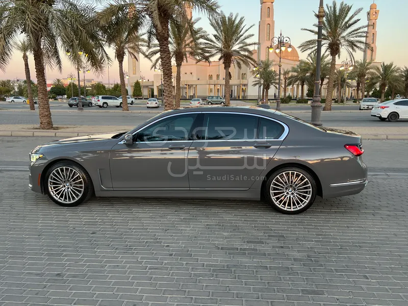 2020 بي ام دبليو الفئة السابعة 750 إل أي