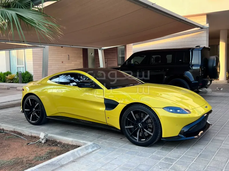 2019 استون مارتن في 8 فانتج