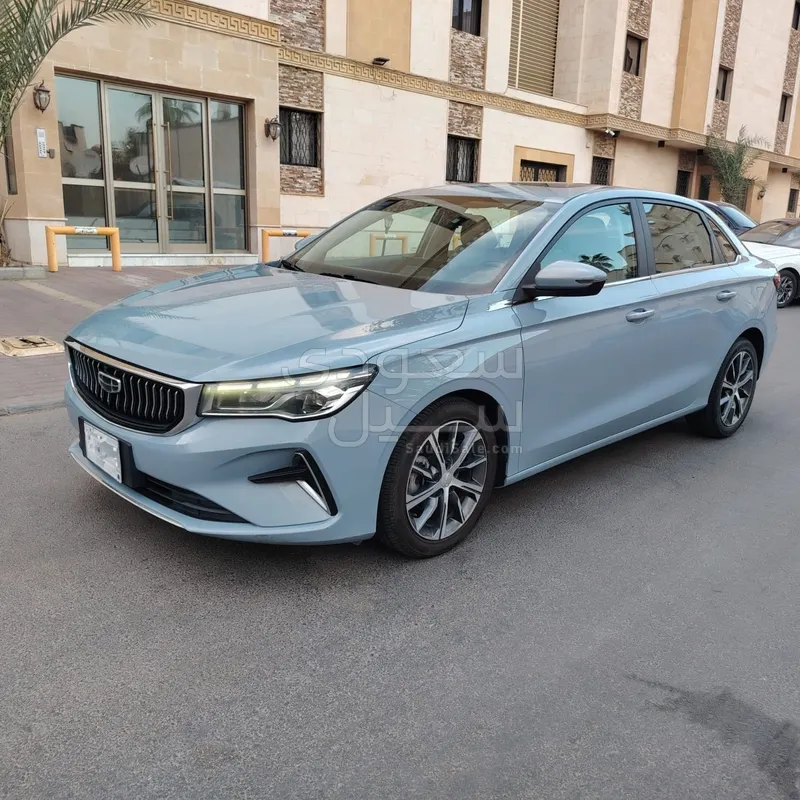 2025 جيلي امجراند اكس7