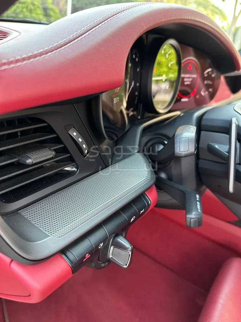 2022 بورش 911 كاريرا اس