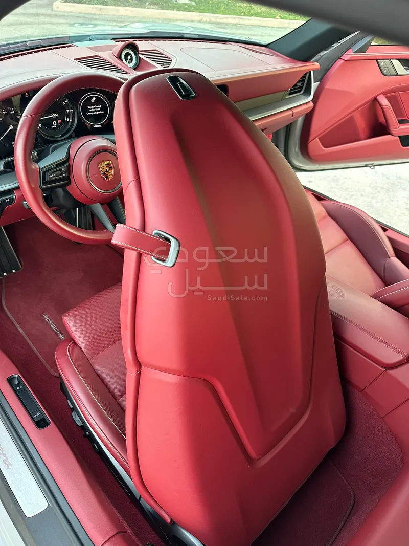 2022 بورش 911 كاريرا اس