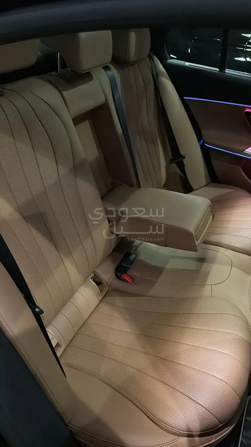 2025 مرسيدس - بنز إي 200