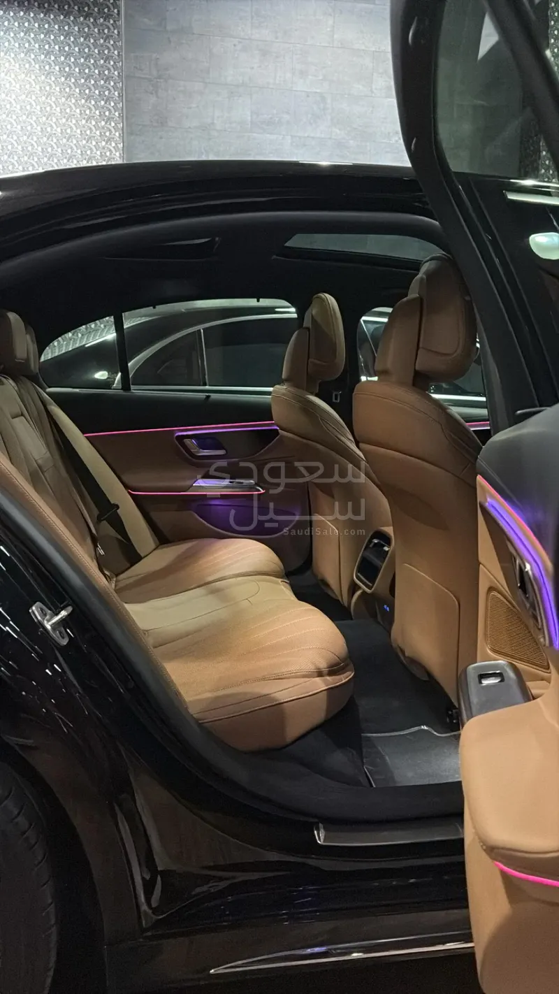 2025 مرسيدس - بنز إي 200