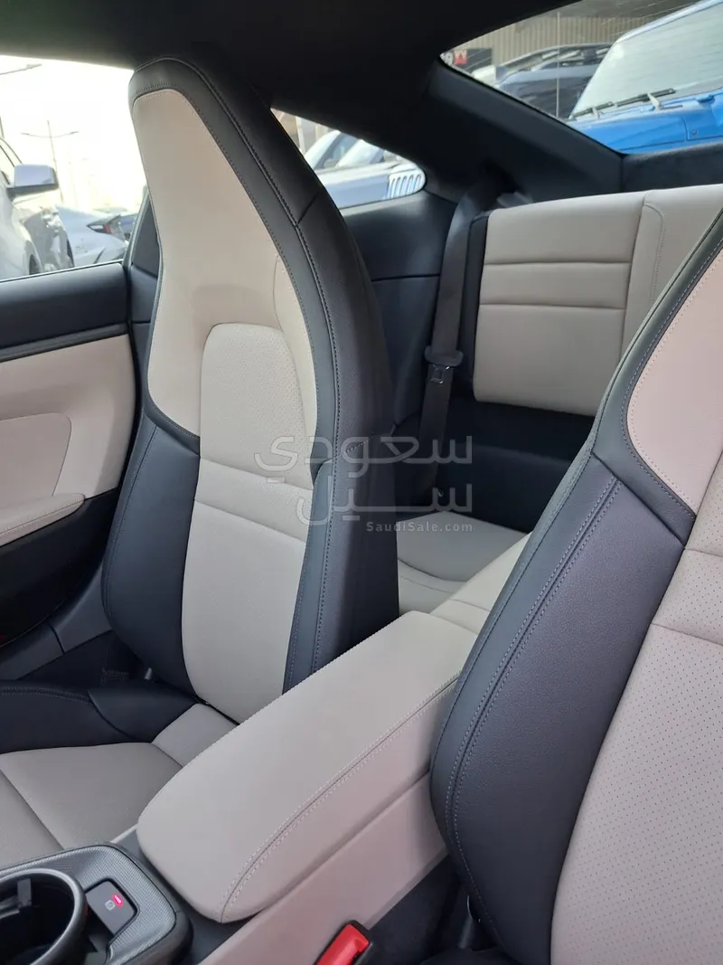 2025 بورش 911 كاريرا 911 توربو