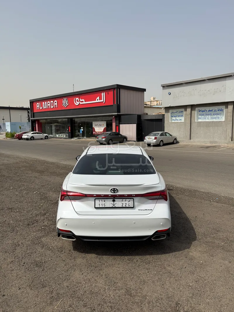 2020 تويوتا افالون تورينج