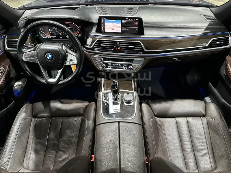 2020 بي ام دبليو الفئة السابعة 740 إل أي