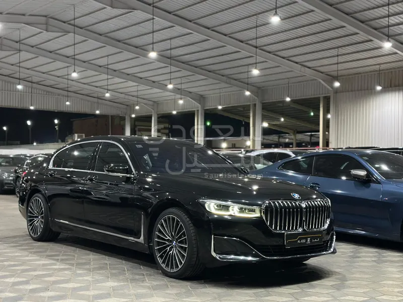 2020 بي ام دبليو الفئة السابعة 740 إل أي