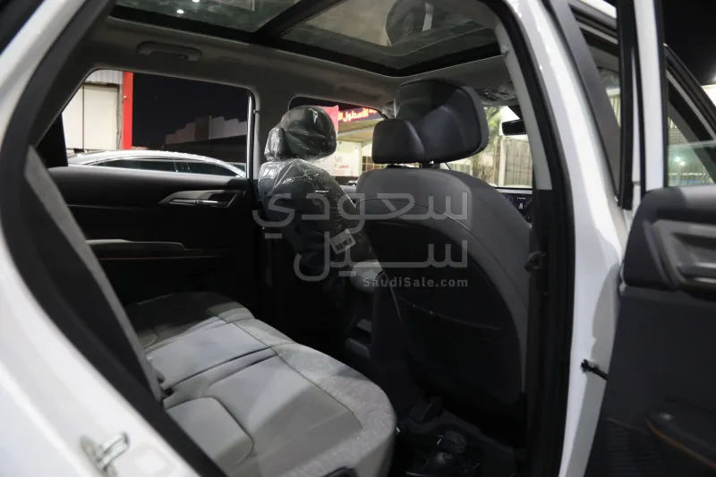 2025 كيا EV5