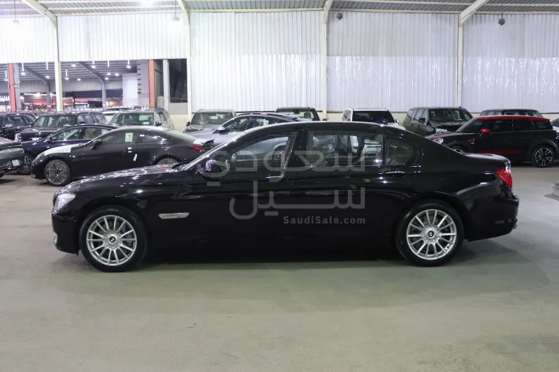 2010 بي ام دبليو الفئة السابعة 760 إل أي