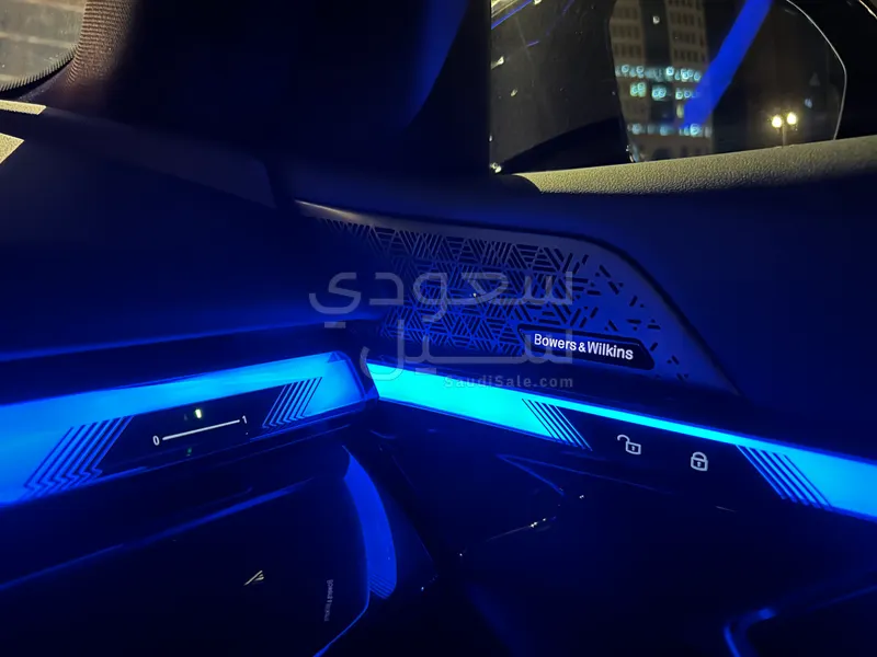 2025 بي ام دبليو الفئة الخامسة 530 إم كت