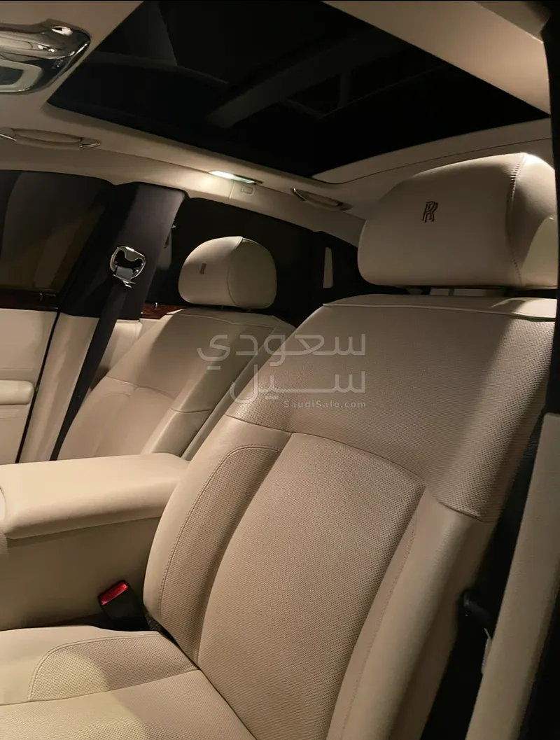 2010 رولز رويس قوست بيسبوك