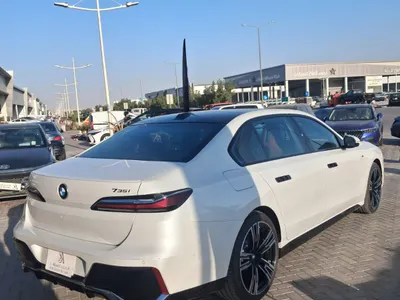 2026 بي ام دبليو الفئة السابعة 735أي