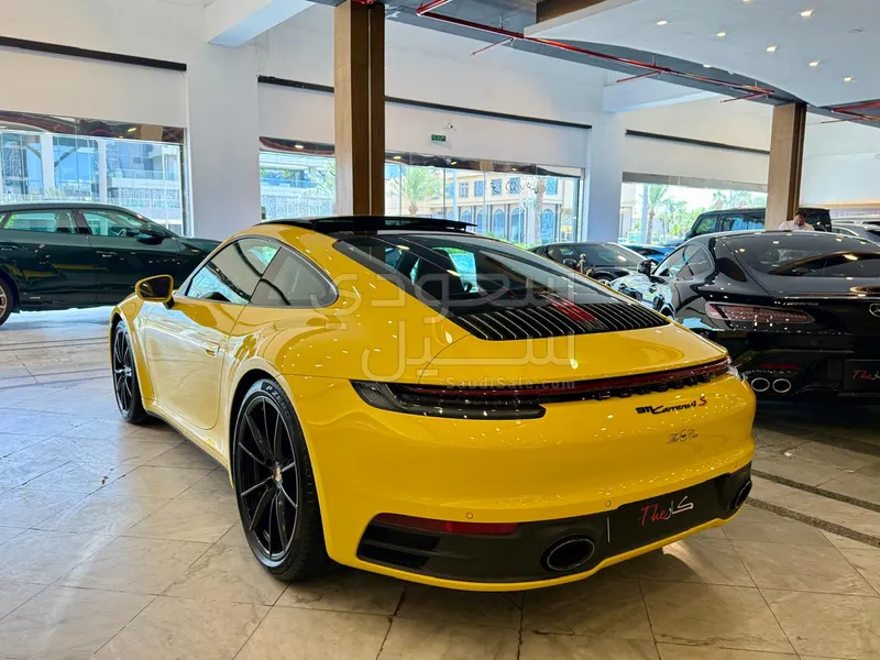 2020 بورش 911 كاريرا 4