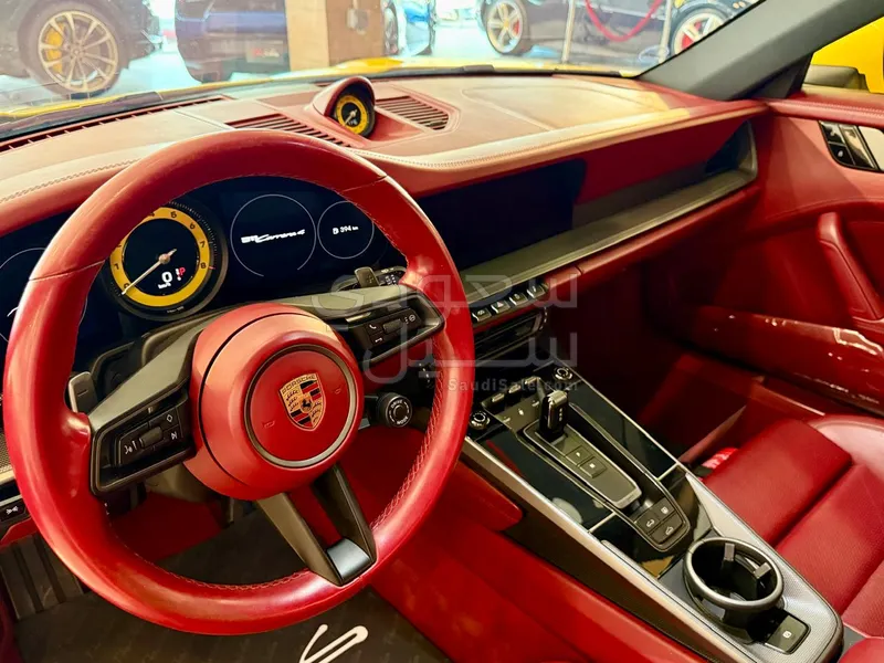2020 بورش 911 كاريرا 4