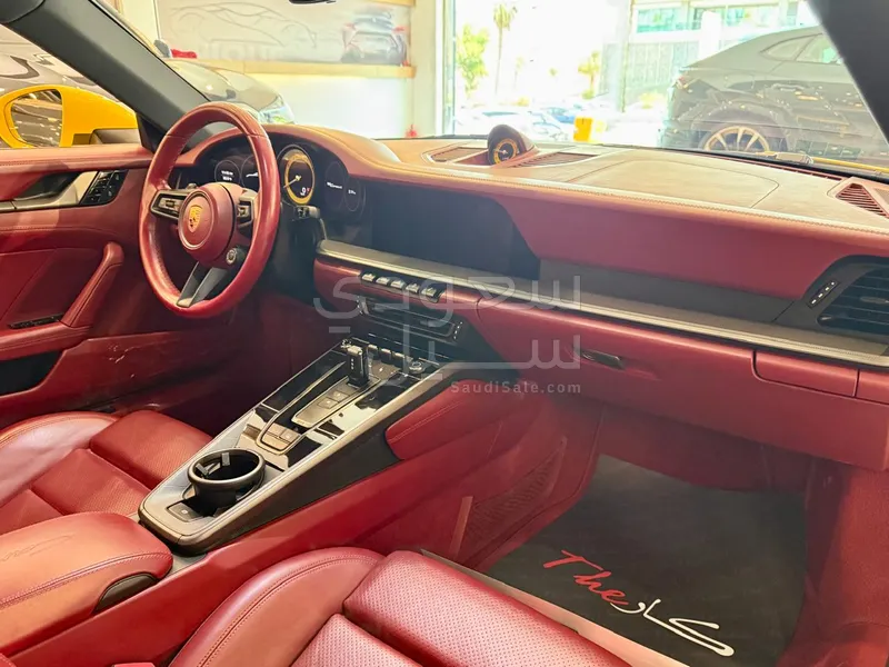 2020 بورش 911 كاريرا 4