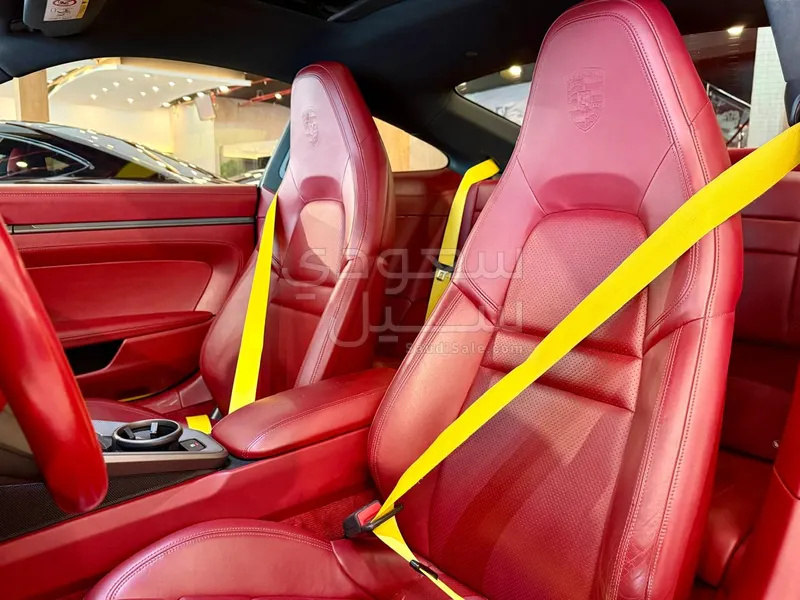 2020 بورش 911 كاريرا 4