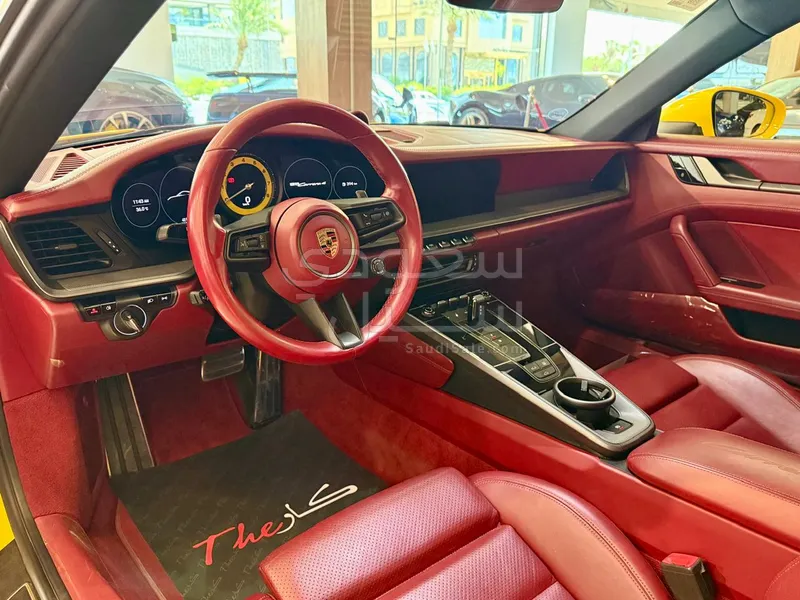2020 بورش 911 كاريرا 4